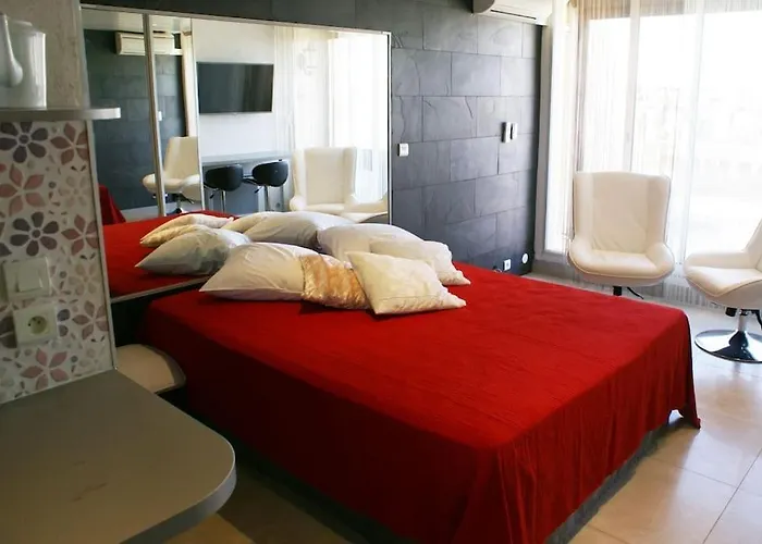 309, Heliopolis Ab, Village Naturiste * Agde