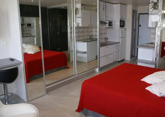 309, Heliopolis Ab, Village Naturiste Agde